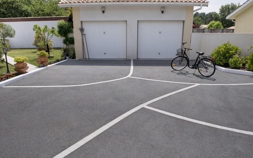Cours avec béton poreux