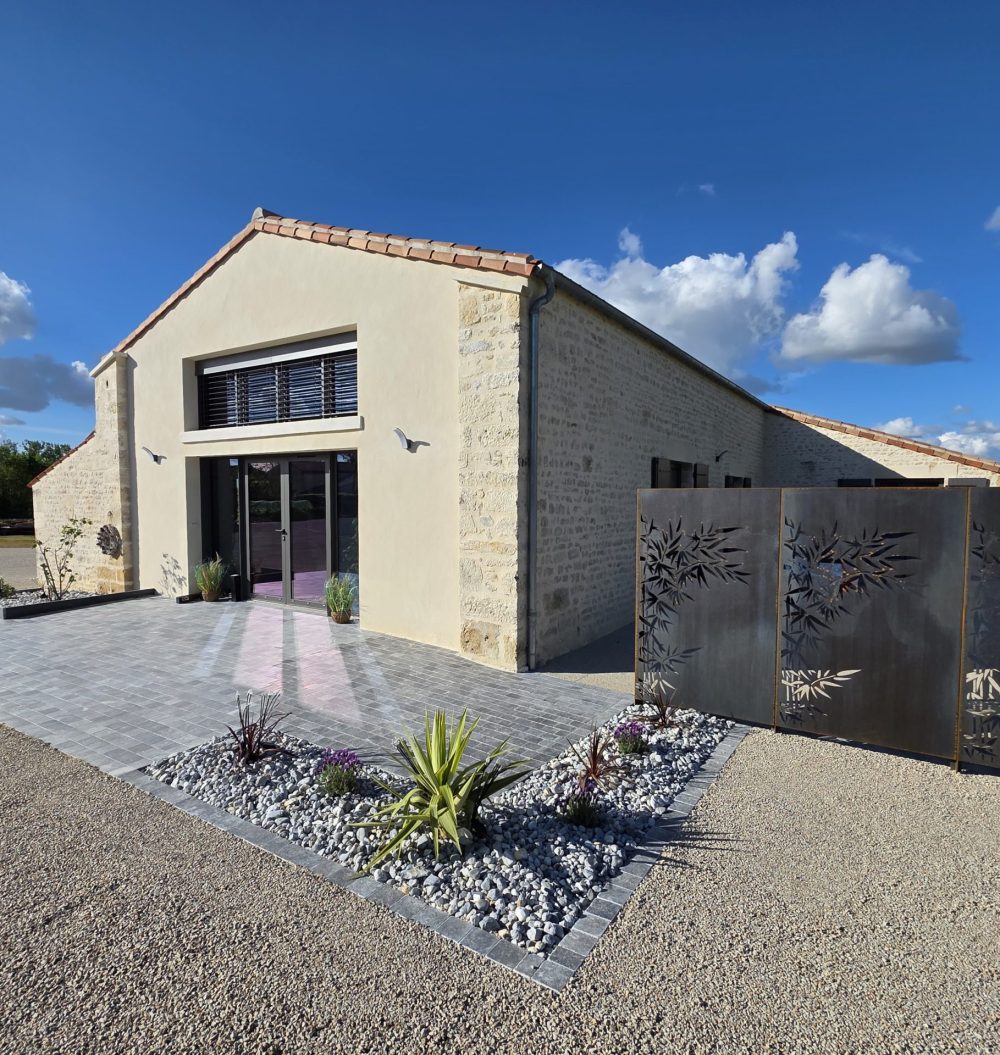 PAVAGE REALISE PAR VENDEE ALLEE AMENAGEMET - THIRE